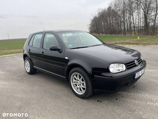 Volkswagen Golf - 5