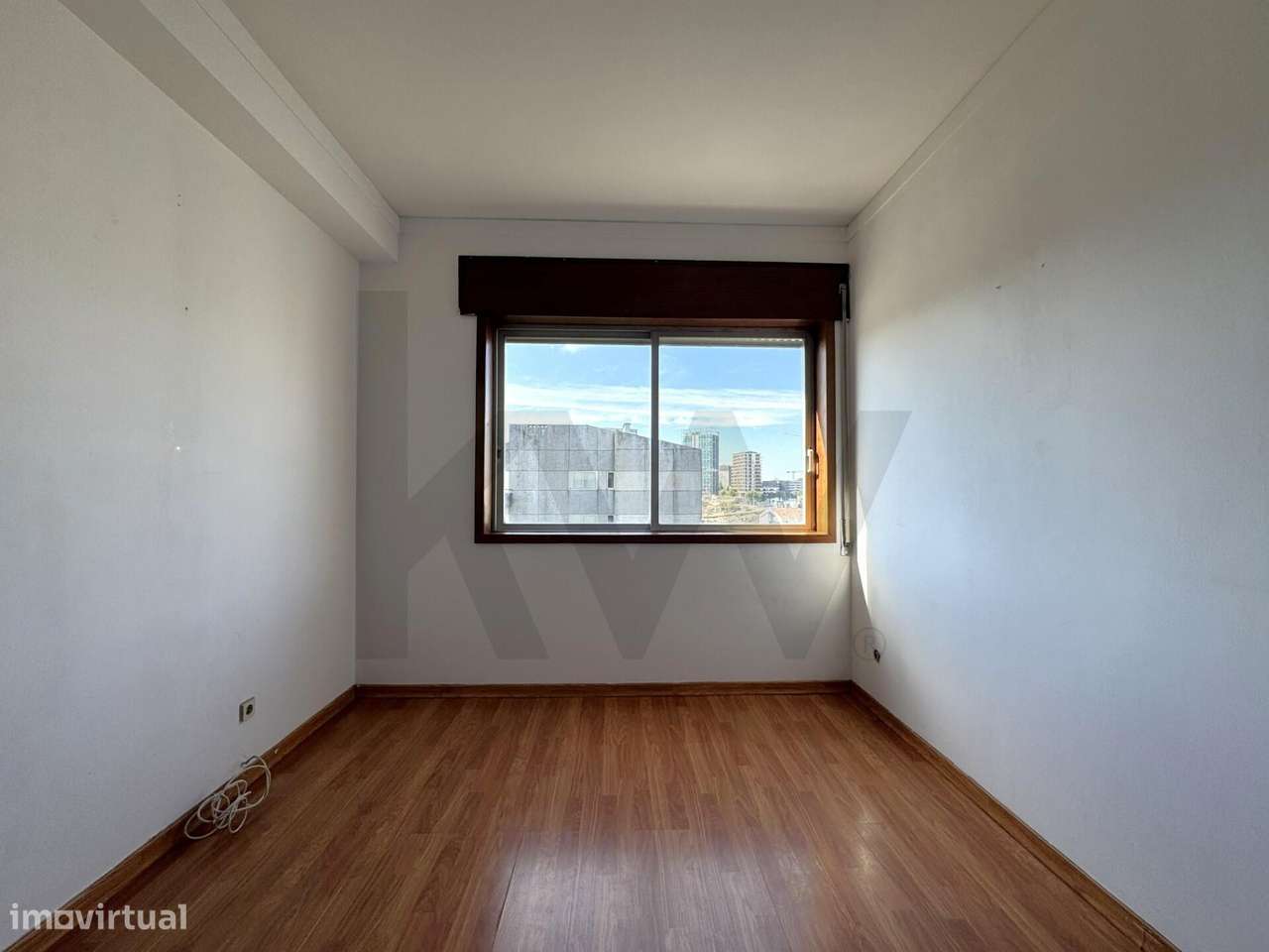 Apartamento T2 com varanda - Devesas-10