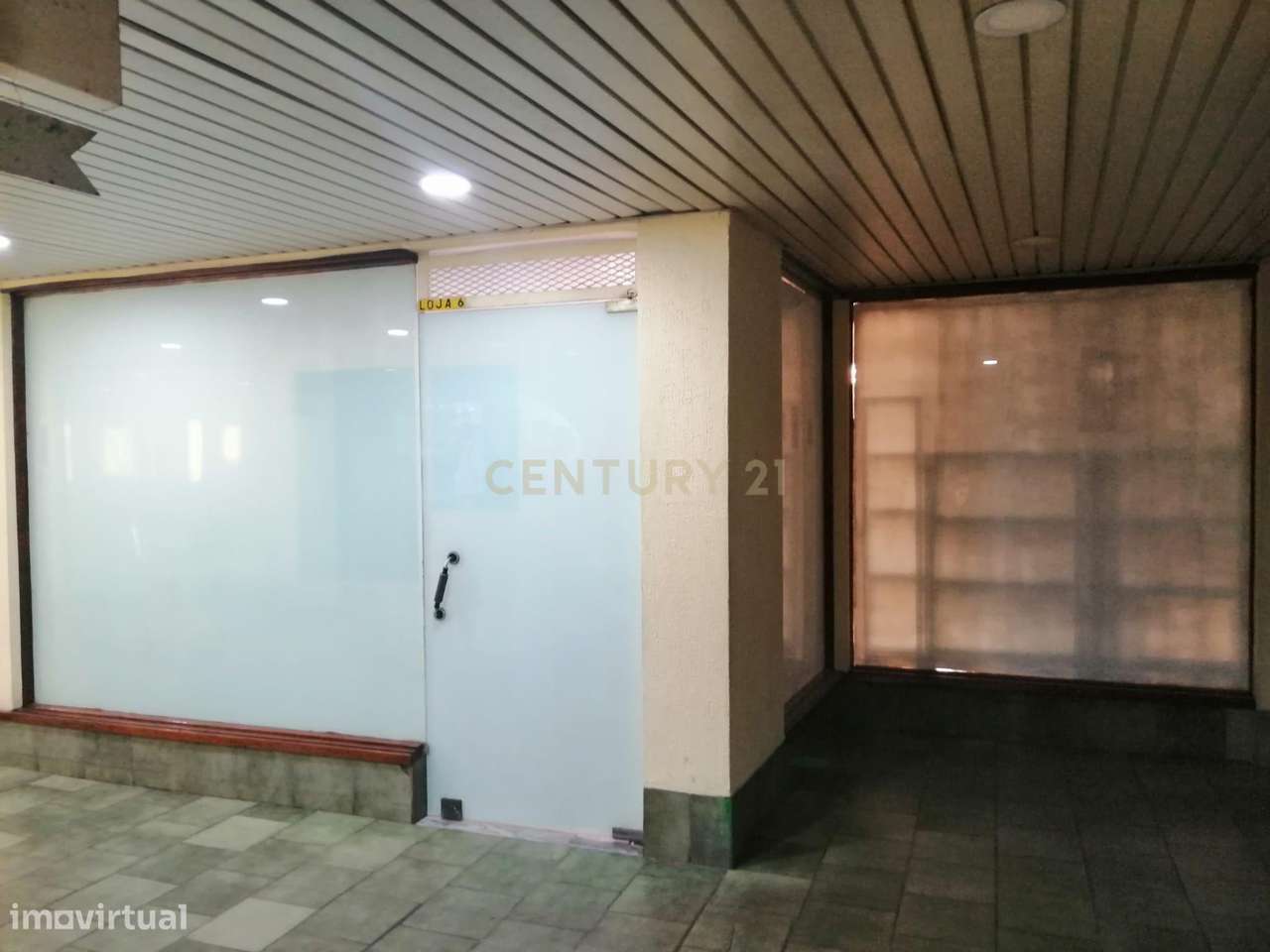 Loja de Centro Comercial na Cruz de Pau - Seixal - Grande imagem: 2/6