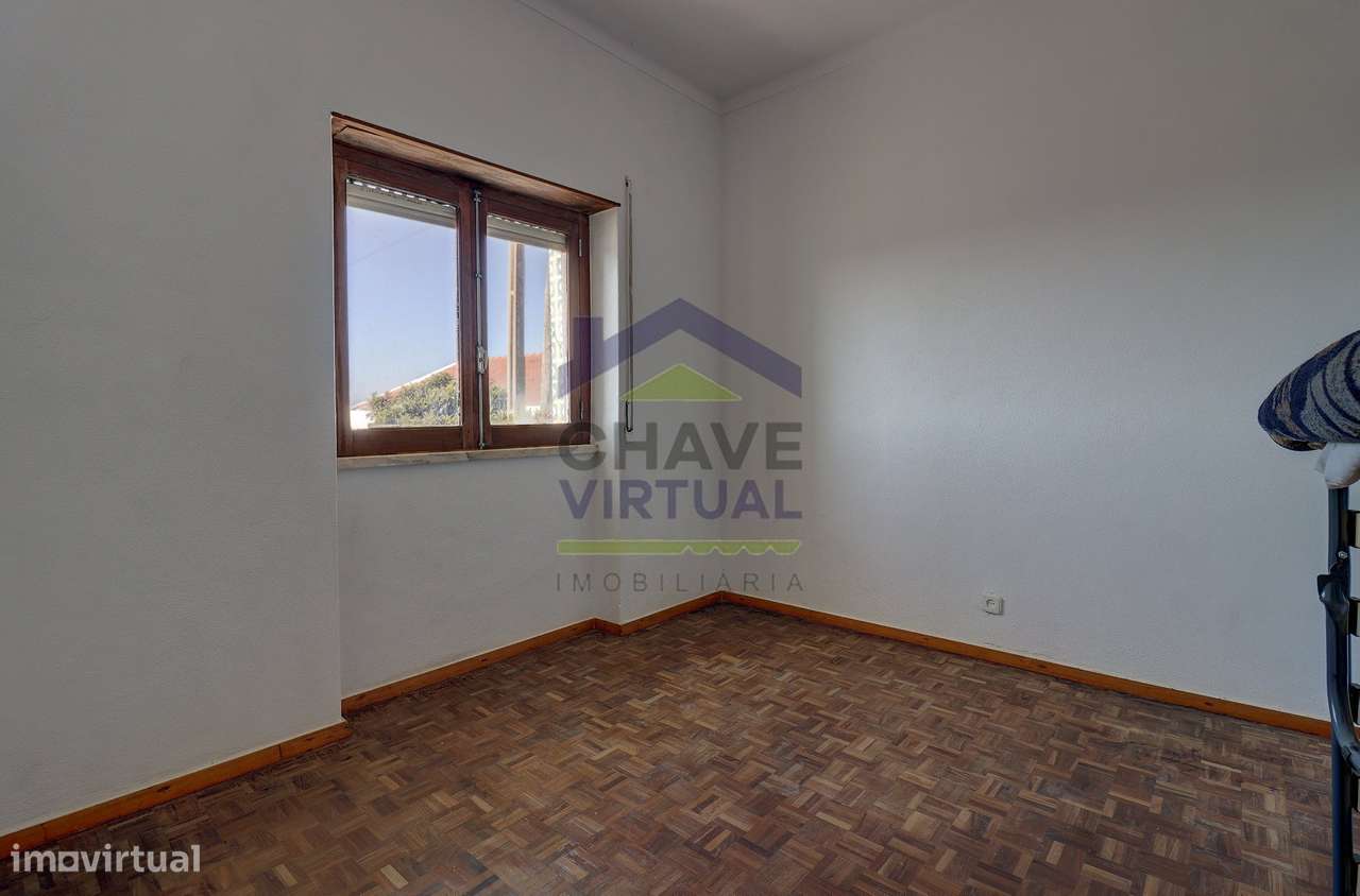 Moradia V3 com garagem e anexo  – Concelho Torres Vedras-9