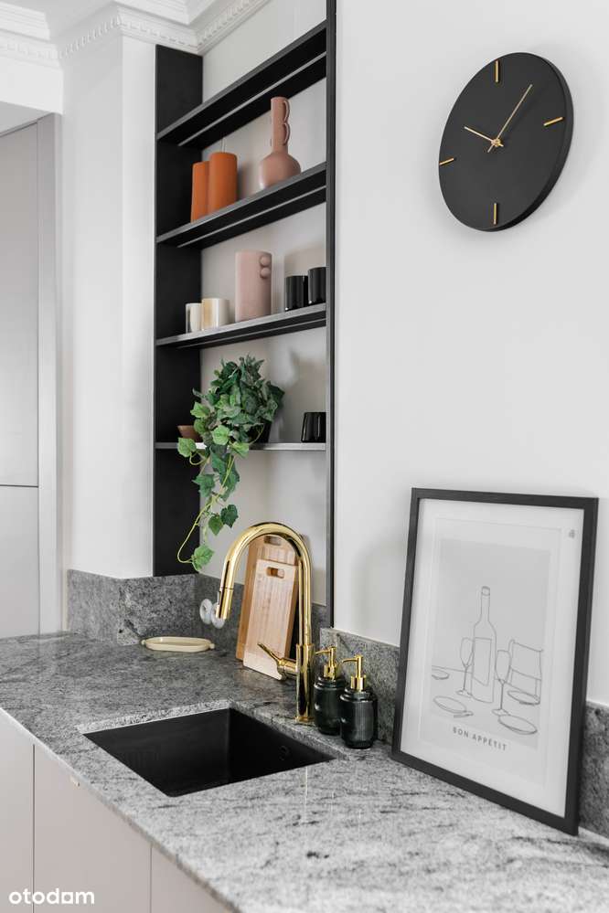 Klimatyczne 3 pokojowe mieszkanie w odrestaurowanej kamienicy-8