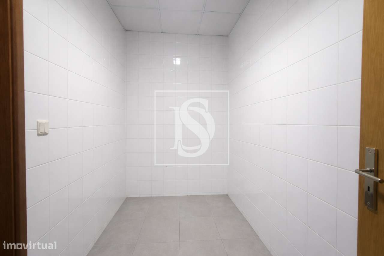 Espaço Comercial com autorização para Habitação | Zona Alta de Torres-6