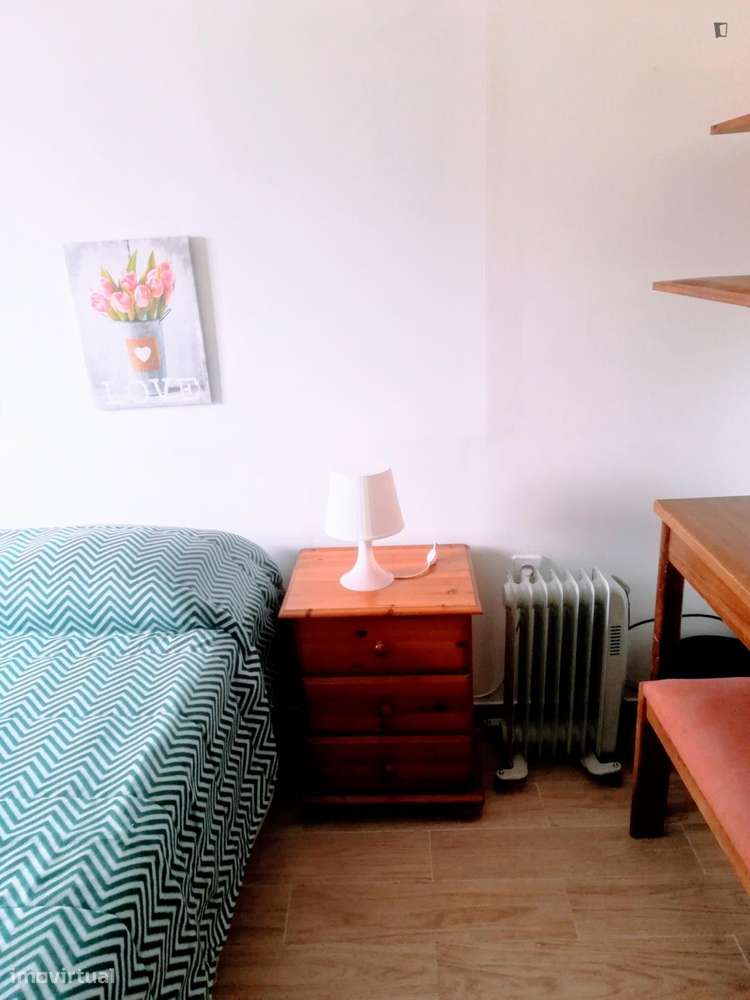 Quarto - localizado em Estrela Lisbon - Grande imagem: 3/9