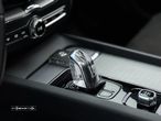 Volvo XC 60 2.0 T8 PHEV R-Design AWD - 17