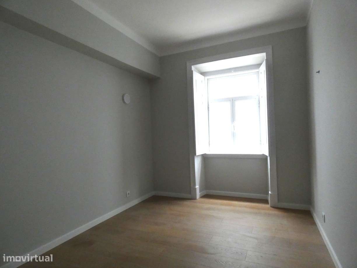 Apartamento T2 remodelado, bons acessos junto ao Mercado Municipal! - Grande imagem: 5/25