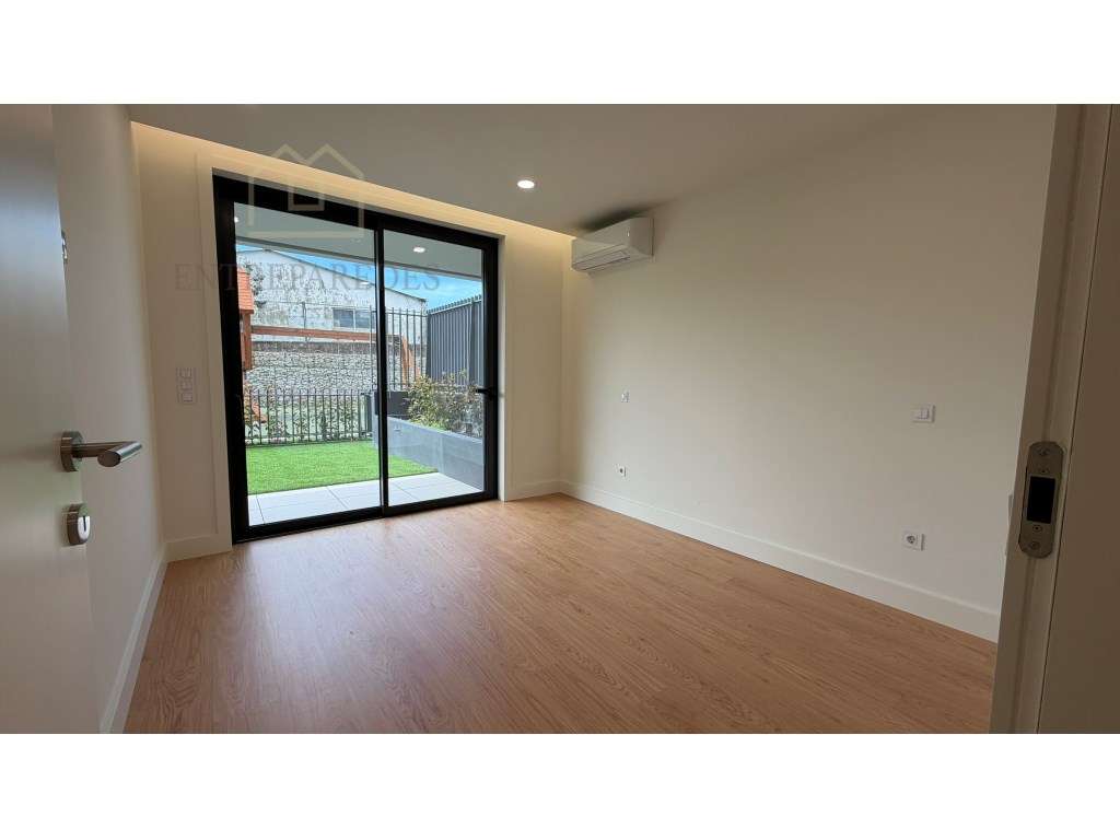 Apartamento T4 | terraço 100m2 | condomínio fechado | Santa Maria d... - Grande imagem: 4/34