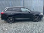 Mitsubishi Outlander - 2