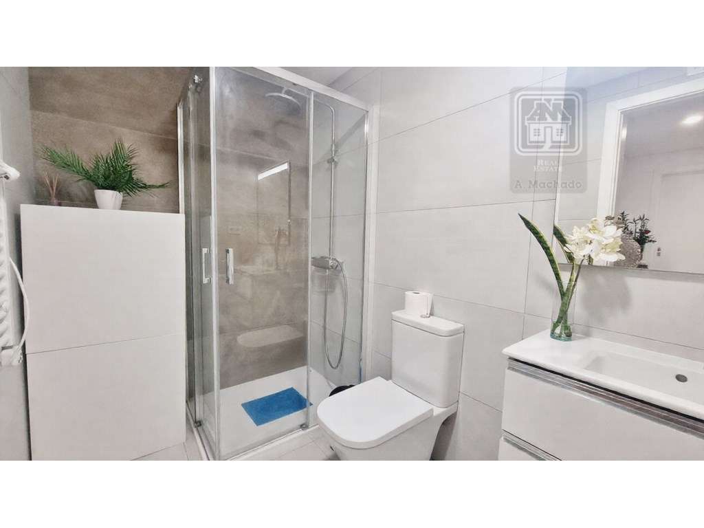 VENDA de APARTAMENTO T2 como NOVO - centro cidade Ponta Delgada (Sã...-18