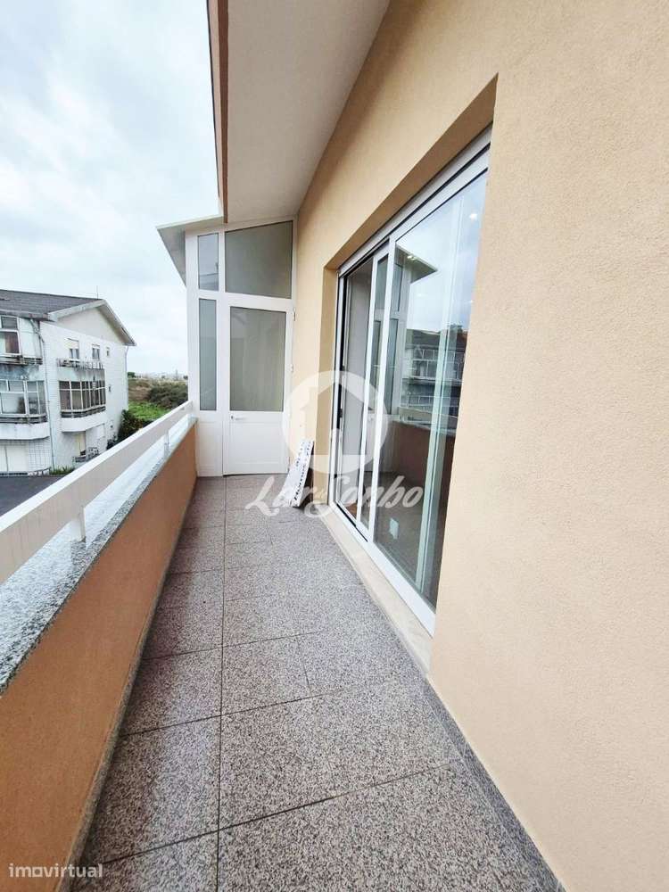 Apartamento T3, totalmente renovado, com Box, Águas Santas, Maia-14