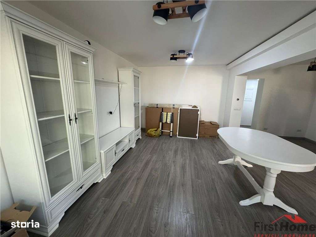 Ap 4 cam transformat in 3, et 1, renovat complet, zona Inspectoratul S-3