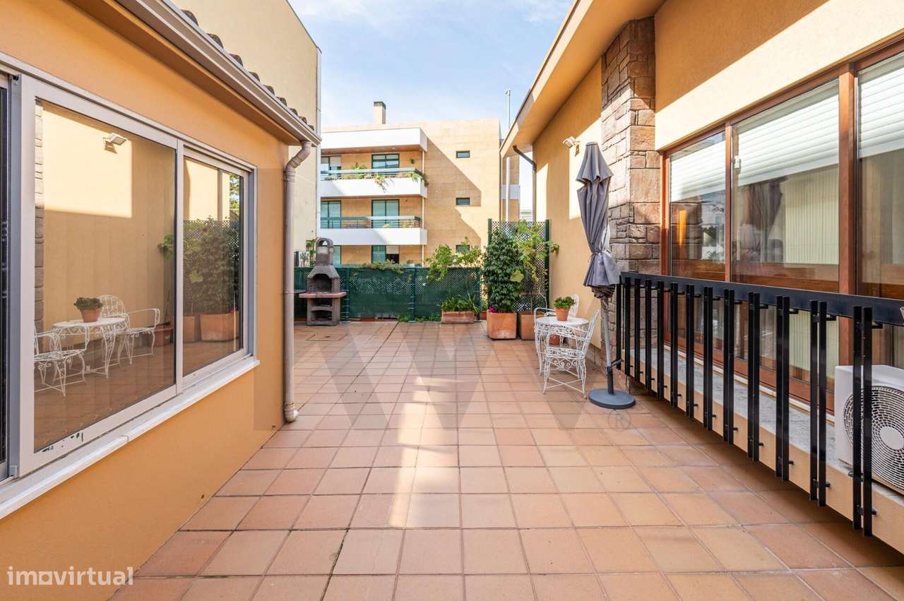 Moradia T3 no Centro da Maia –A 2 Min. do Metro Jardim, Garagem para 2-15