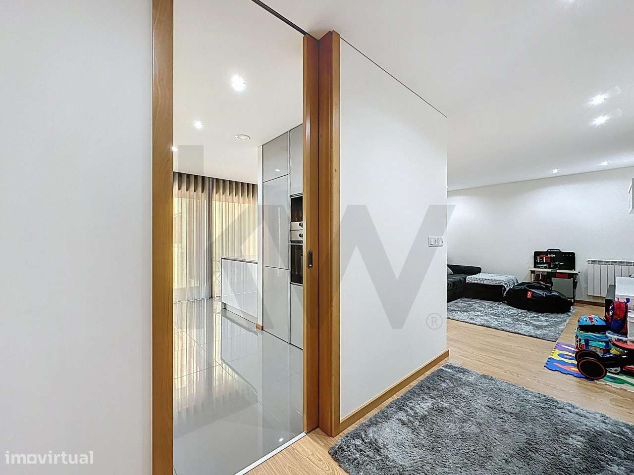 Apartamento T2 c/ Garagem Fechada em Perfeito Estado- Urbanização Pass-12