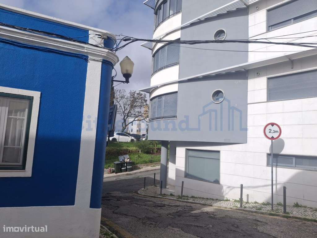 Moradia para reabilitar em Campolide - Grande imagem: 4/13