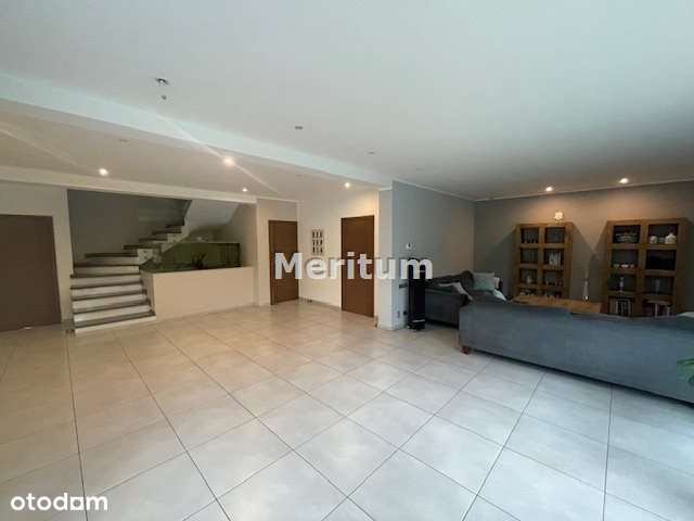 Dom wolnostojacy 5 pokoi garaż na 2 auta-11