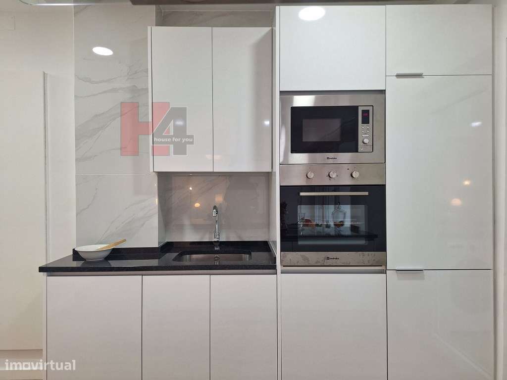 Apartamento T3 totalmente remodelado em Benfica-5