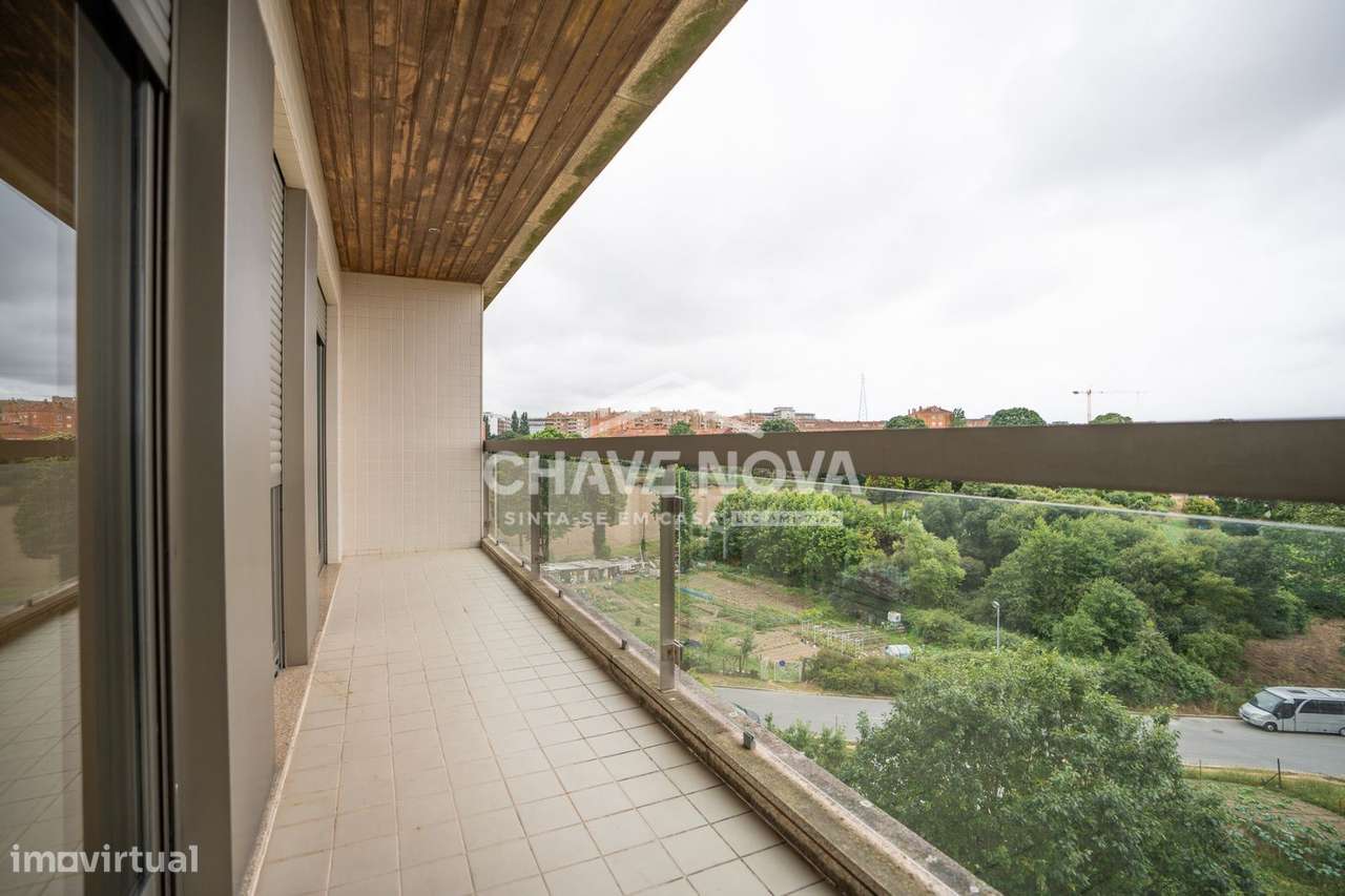 T2 Duplex no Último Andar com Varanda – Polo Universitário do Porto-15