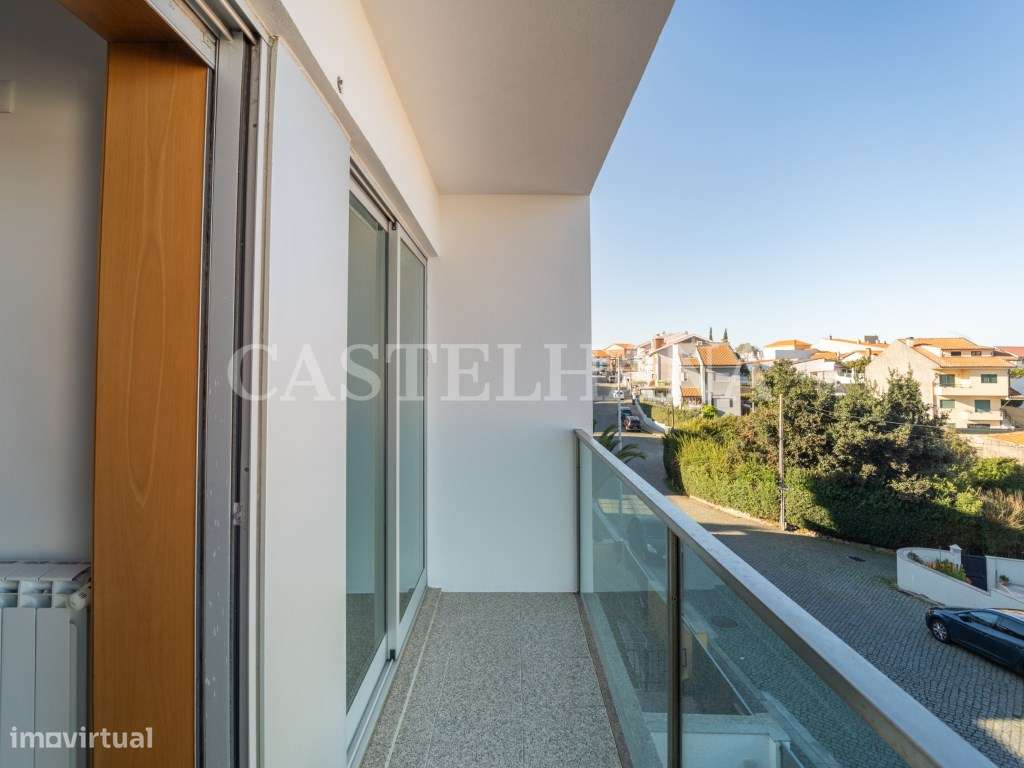 Moradia T4+1 com jardim, terraços e garagem privada, próxima a Mari...-14
