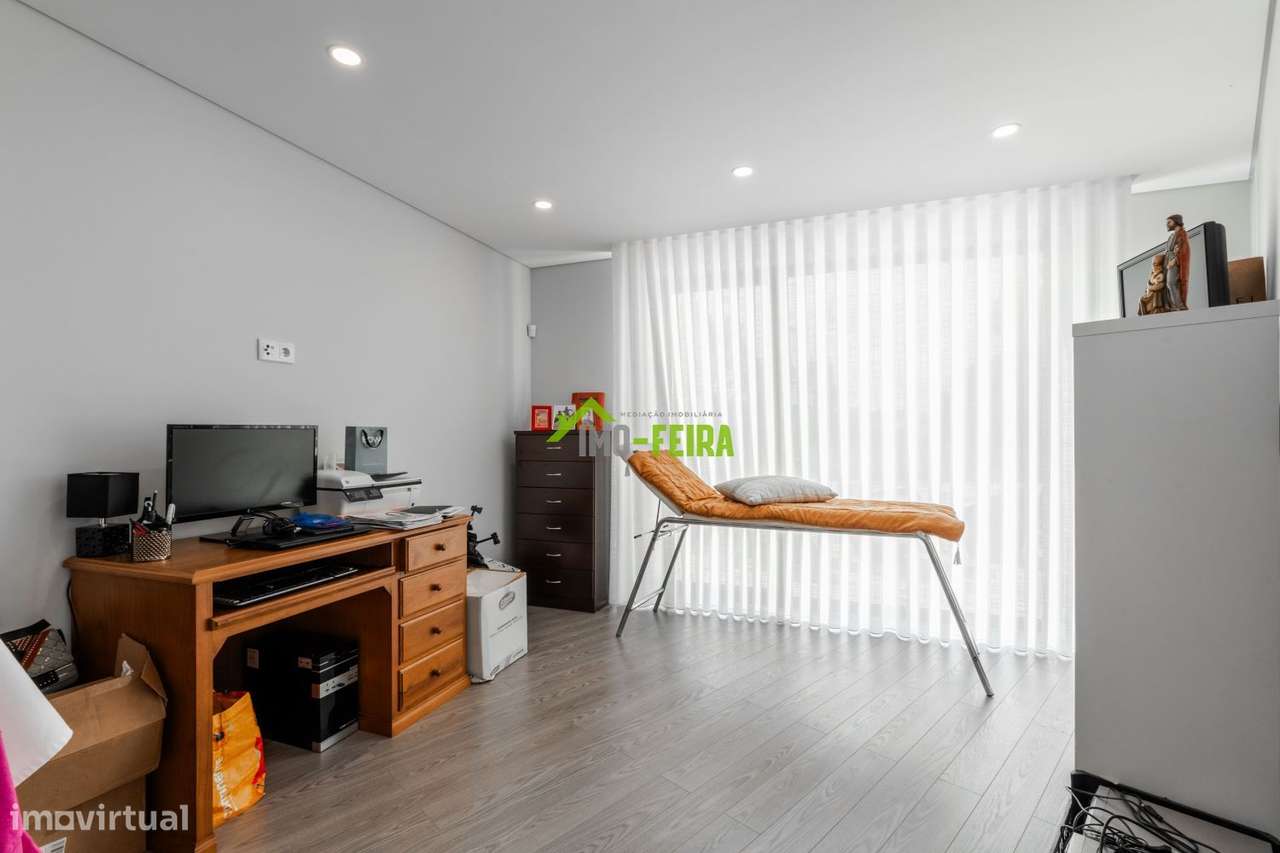 MORADIA LUXO COM PISCINA-15