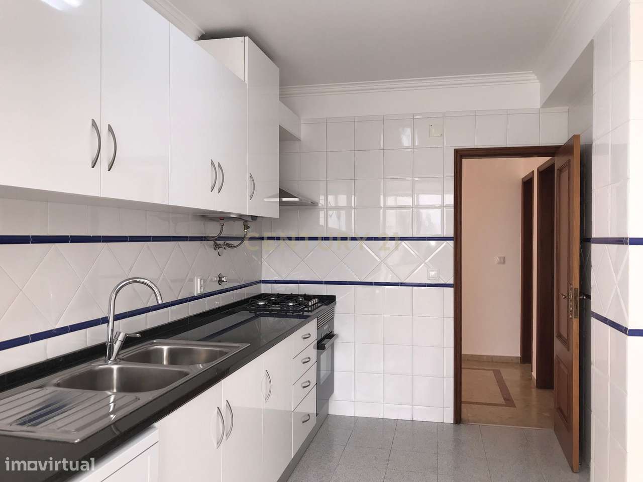 T3 Renovado com Vista Mar | Suíte | Box Fechada | Ericeira-18