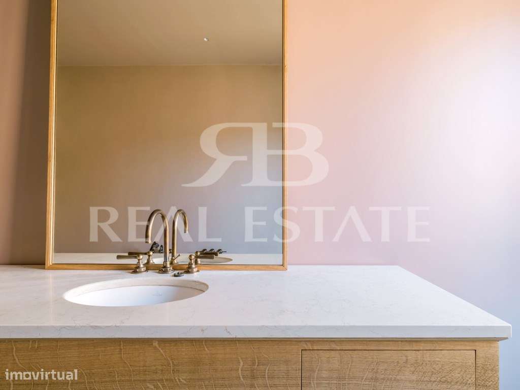 Fabuloso T3+2 com TERRAÇO + VISTA no PRINCIPE REAL - coração de Lisboa-38