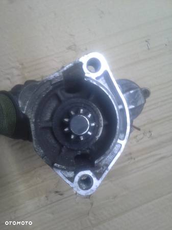 Volkswagen Passat B5 FL 1.9 TDi rozrusznik Bosch 0001124020  068911024H - 10