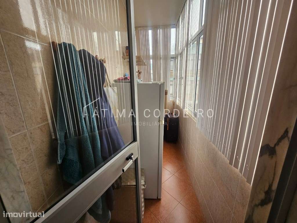 Apartamento T2 na Amora - Localização Privilegiada e Excelente Opor...-11