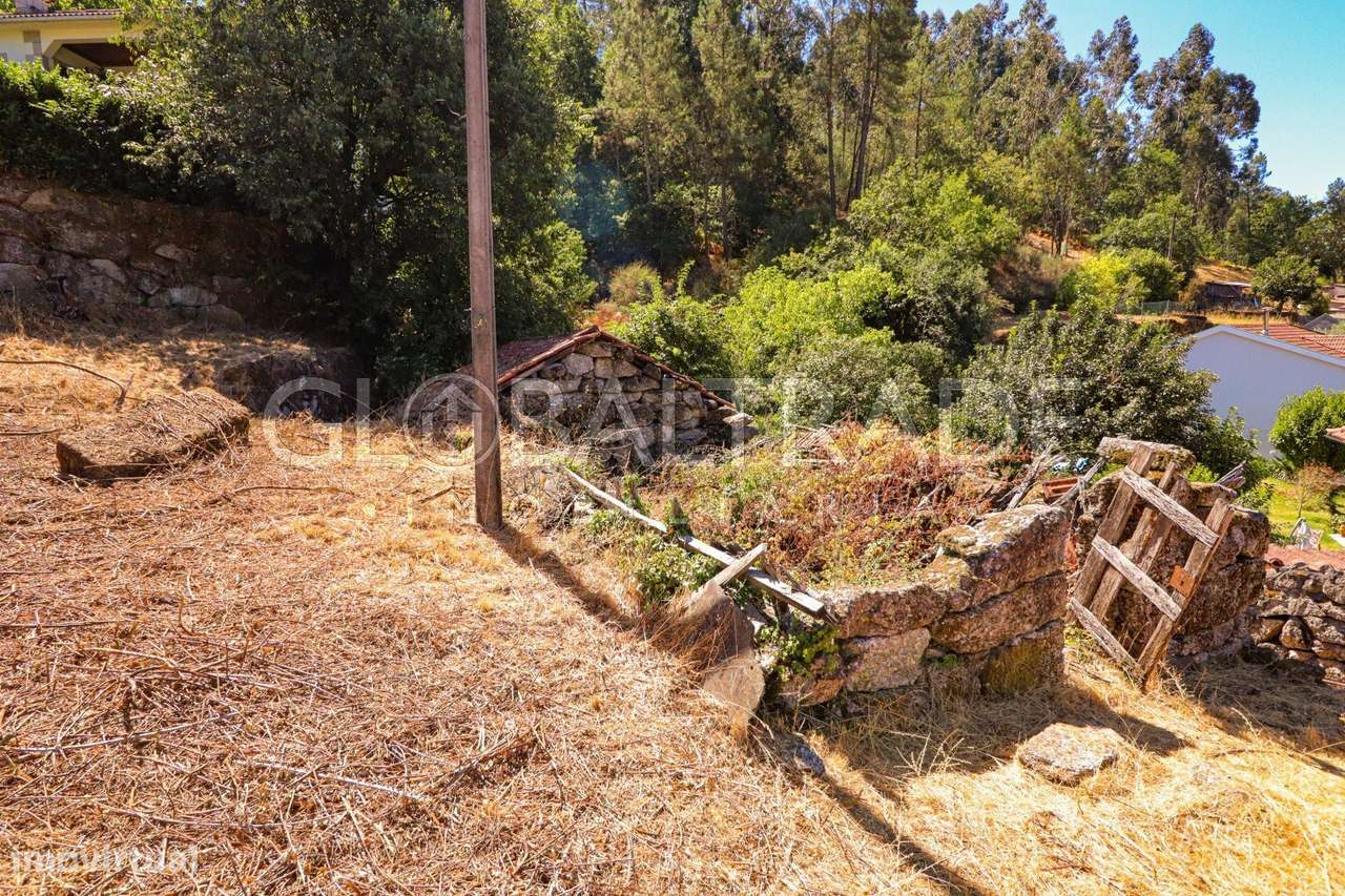 Conjunto Habitacional de 5 Moradias para Recuperar em Aboadela-36