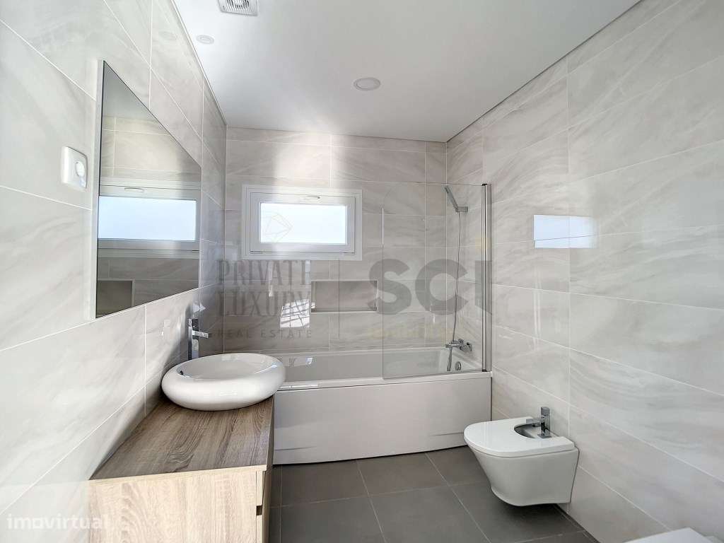 Moradia T3 Independente Térrea em Azeitão Garagem Piscina-21