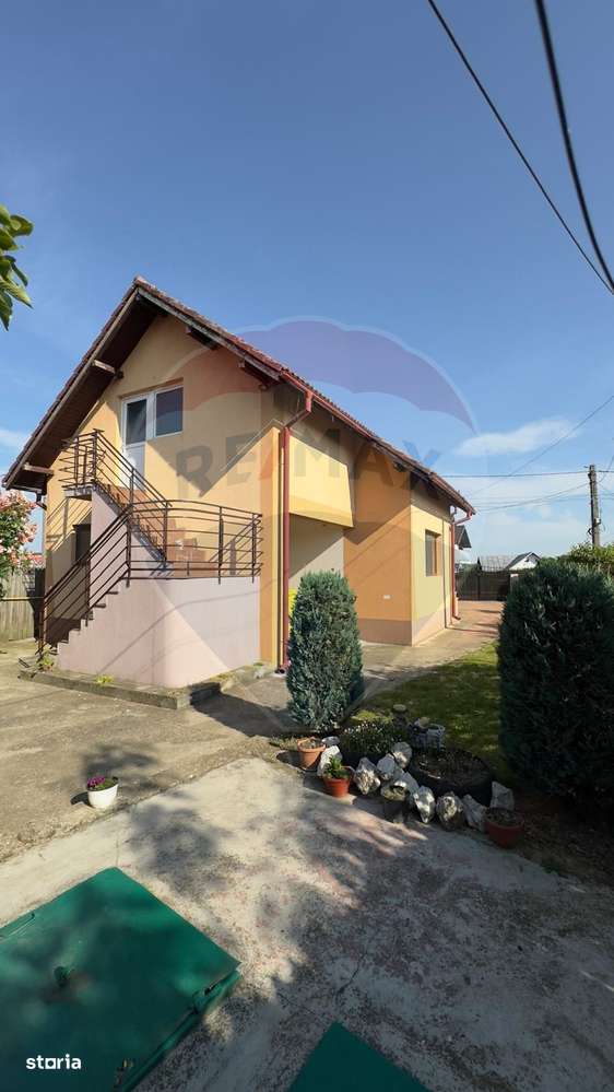 De vânzare 2 Corpuri de Casa si Teren 1388 mp in Geamăna, Bradu - Imagine principală: 1/20