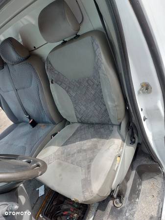 RENAULT TRAFIC II FOTEL KIEROWCY - 1