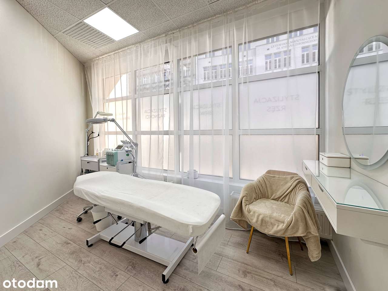 Biznes beauty „pod klucz” | stała baza klientek | niski czynsz-9