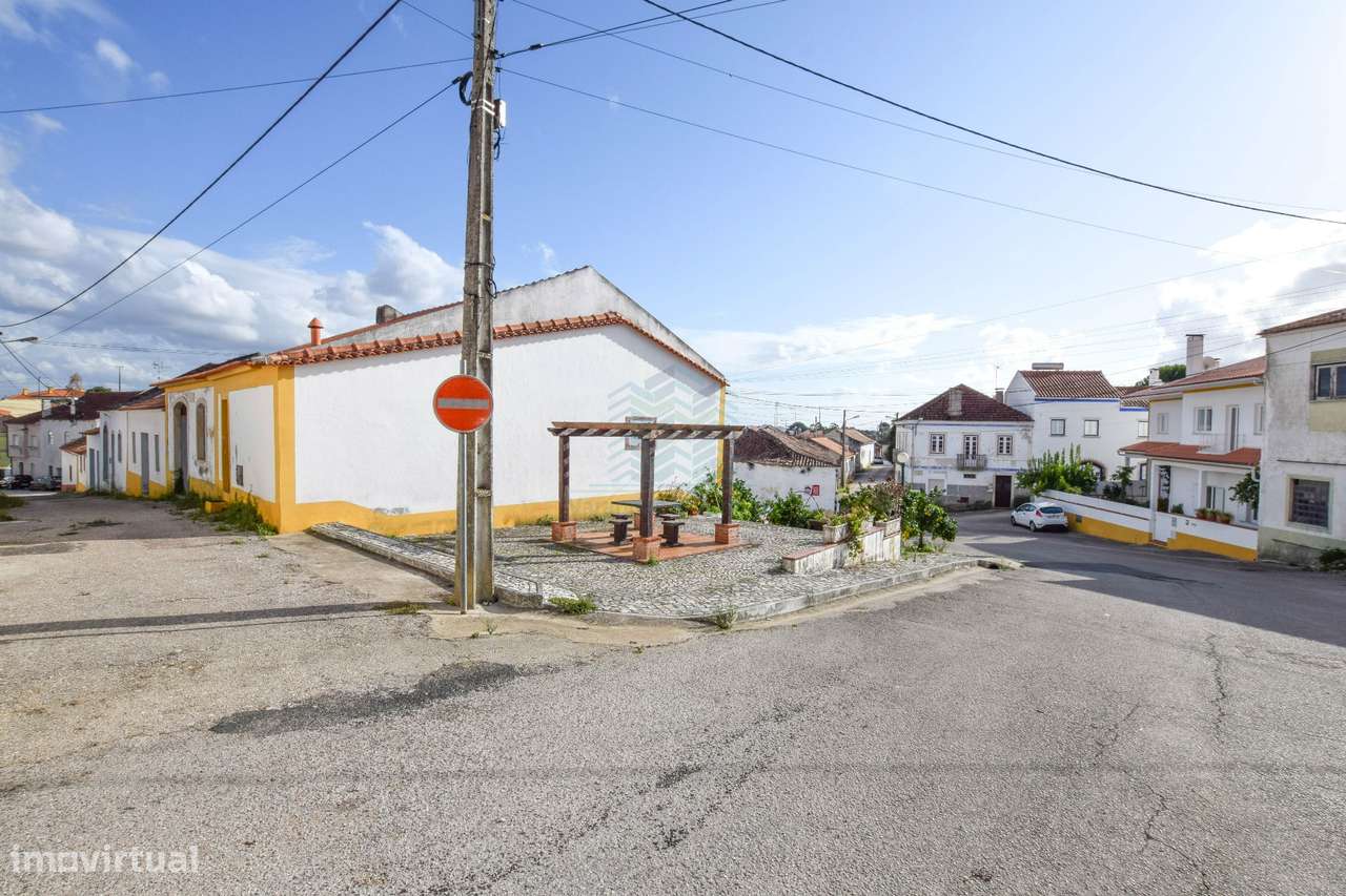 Moradia T7 com Garagem e Armazém - Alcorochel - Torres Novas - Grande imagem: 2/51