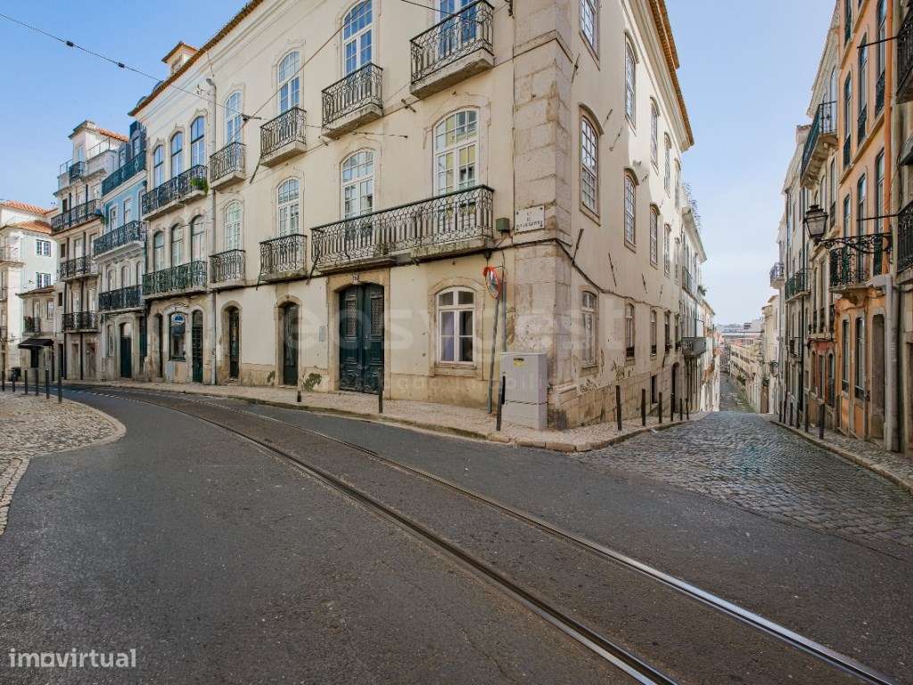 T2 remodelado no coração de Lisboa, entre o Bairro Alto e Santos-36