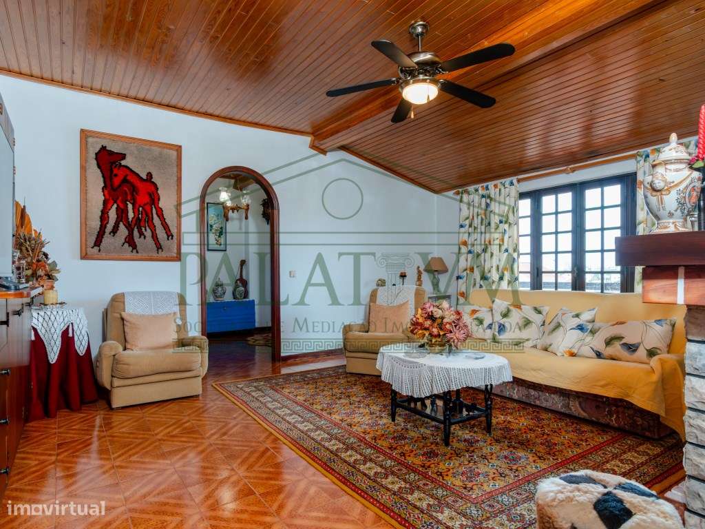 Moradia T5 centro da Charneca da Caparica-14