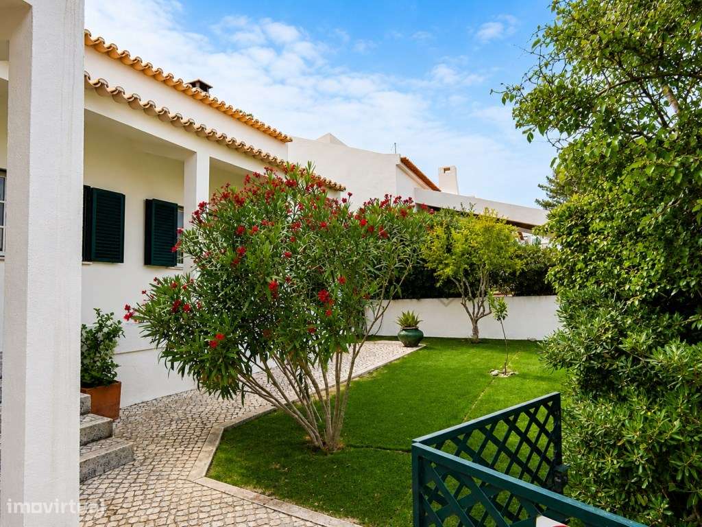 Moradia de Sonho T4+1 para Venda com Total Vista Mar, junto à Praia...-14