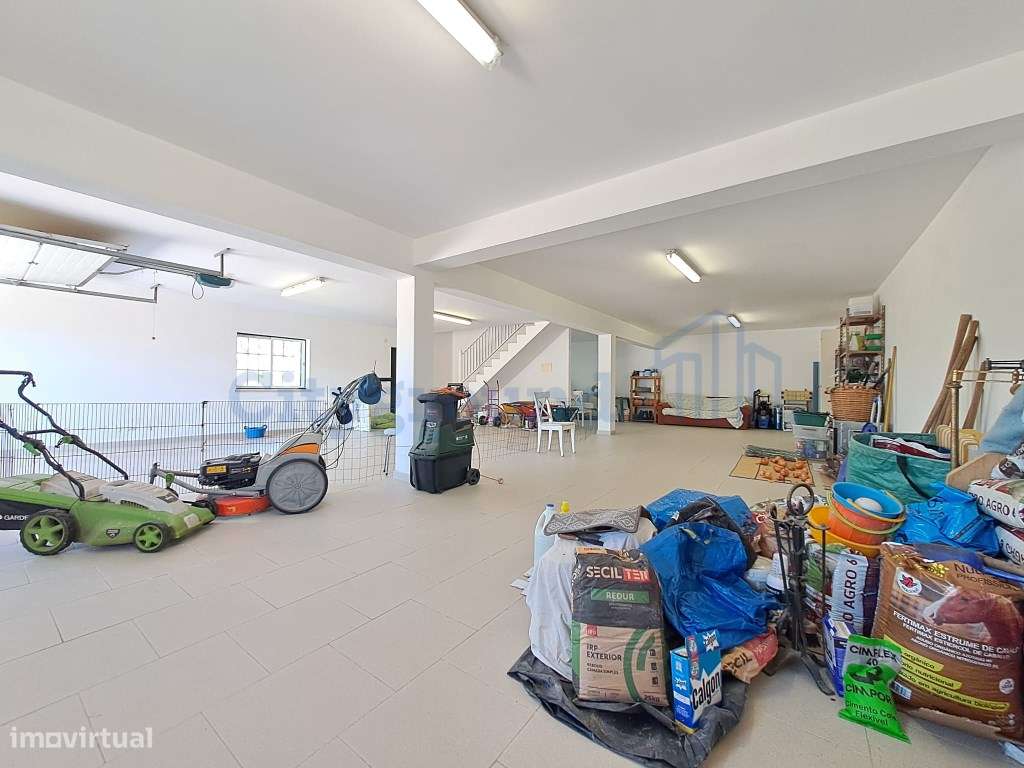 Moradia T3 com garagem em Alvorninha-19
