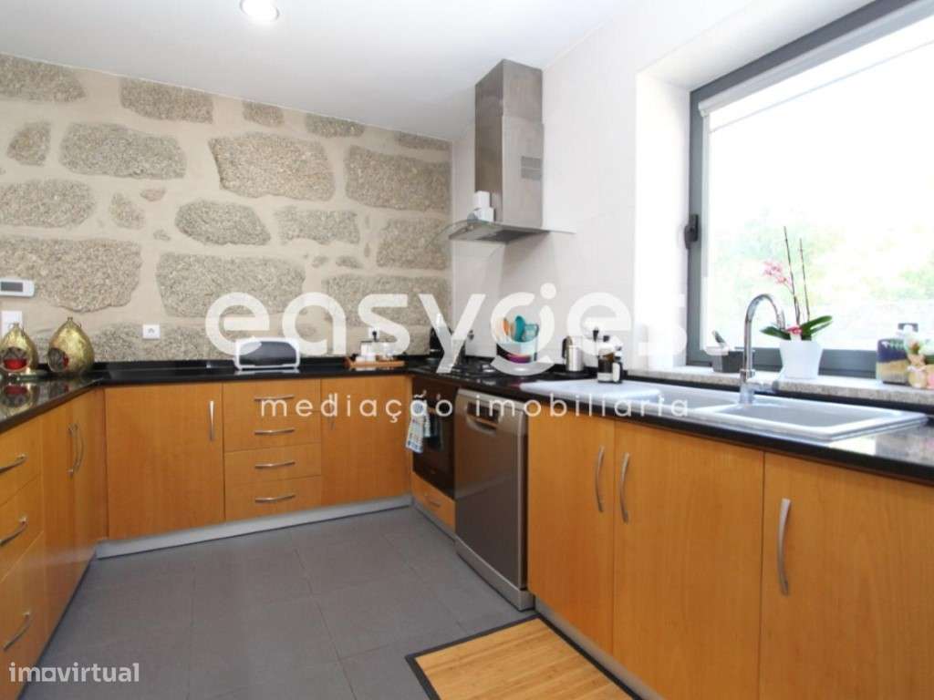 Excelente moradia T4+1 localizada em Travanca de Lagos, OHP - Grande imagem: 3/26