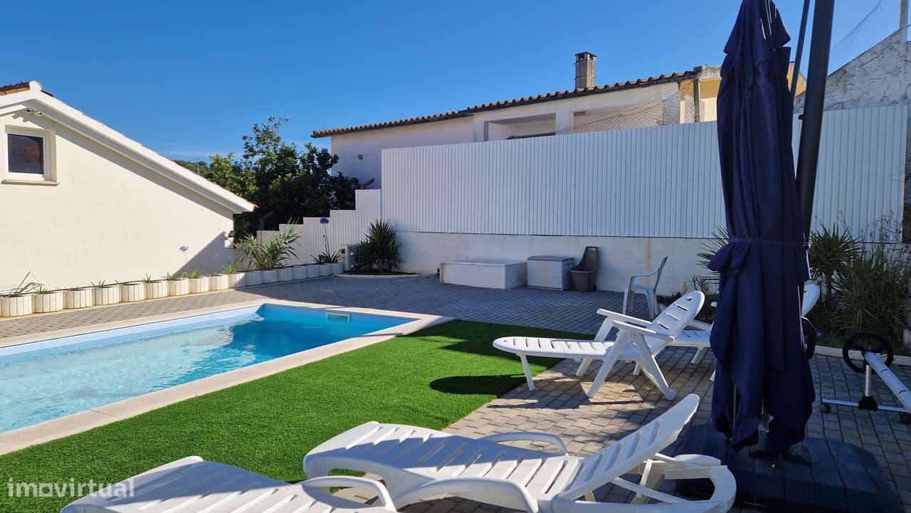 Moradia T6 remodelada com piscina aquecida e ampla zona de lazer - Grande imagem: 4/21