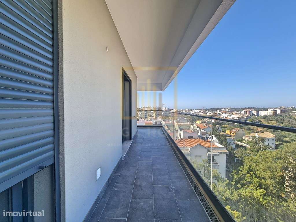 T4, Novo, último piso, em Fojo, Portimão-9