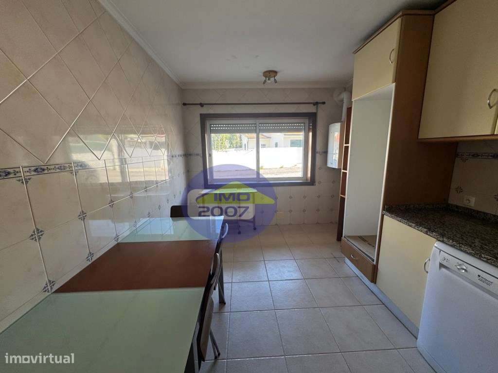 Apartamento T3 com terraço em Paços de Brandão-10