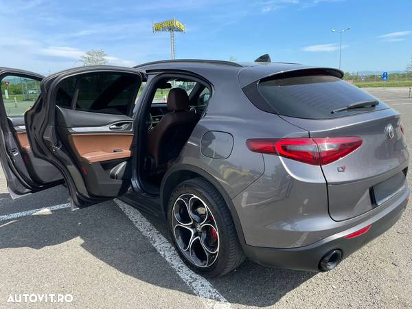 Alfa Romeo Stelvio - 9