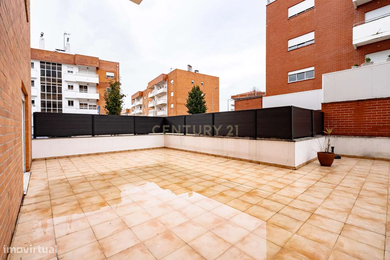 Apartamento T2 com Terraço e Garagem fechada em Condeixa-a-Nova-14