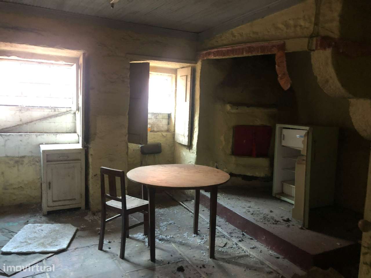 Prédio de 3 pisos no centro da capital da região demarcada do Douro-10