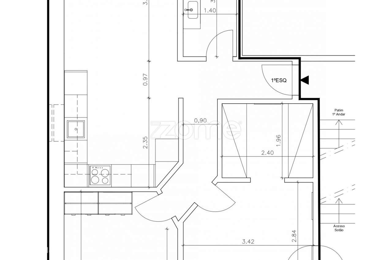 Apartamento T2 com logradouro e anexo.-36