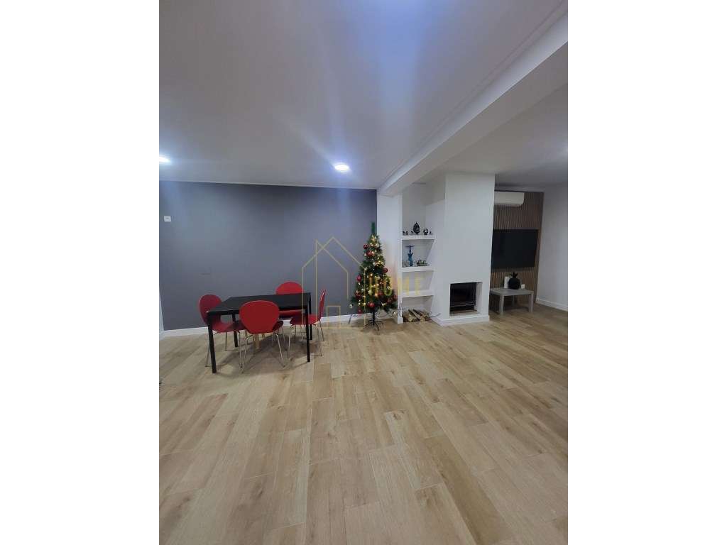 Excelente Quinta Bi familiar ou de Investimento-18