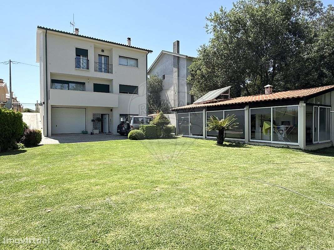 Moradia T5 para venda-22