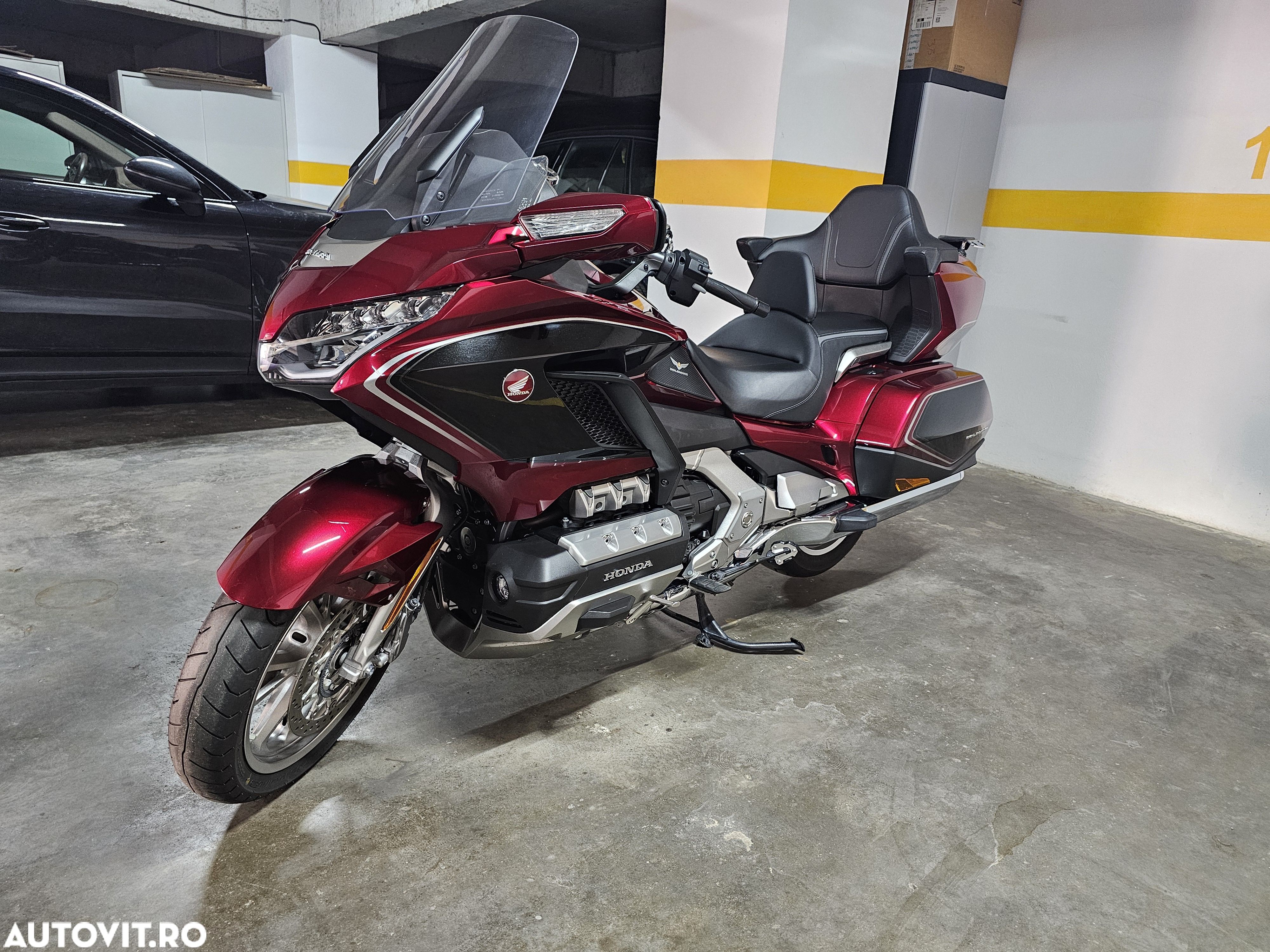 Honda GL 1800 Gold Wing - 1