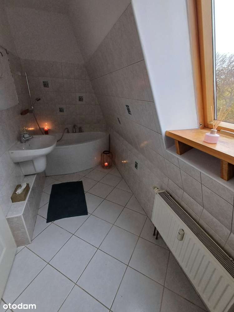 Sprzedam klimatyczne mieszk. mansardowe 2 pok. na Starym Grunwaldzie-5