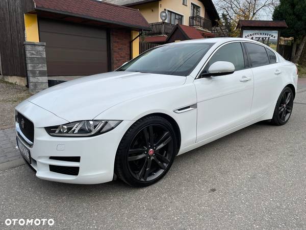 Jaguar XE - 37