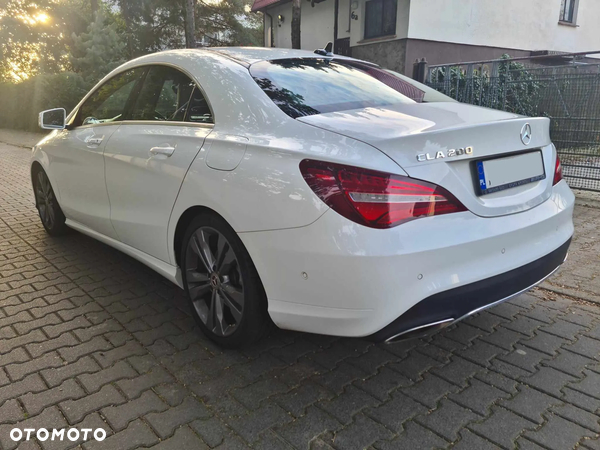 Mercedes-Benz CLA 200 7G-DCT - 5